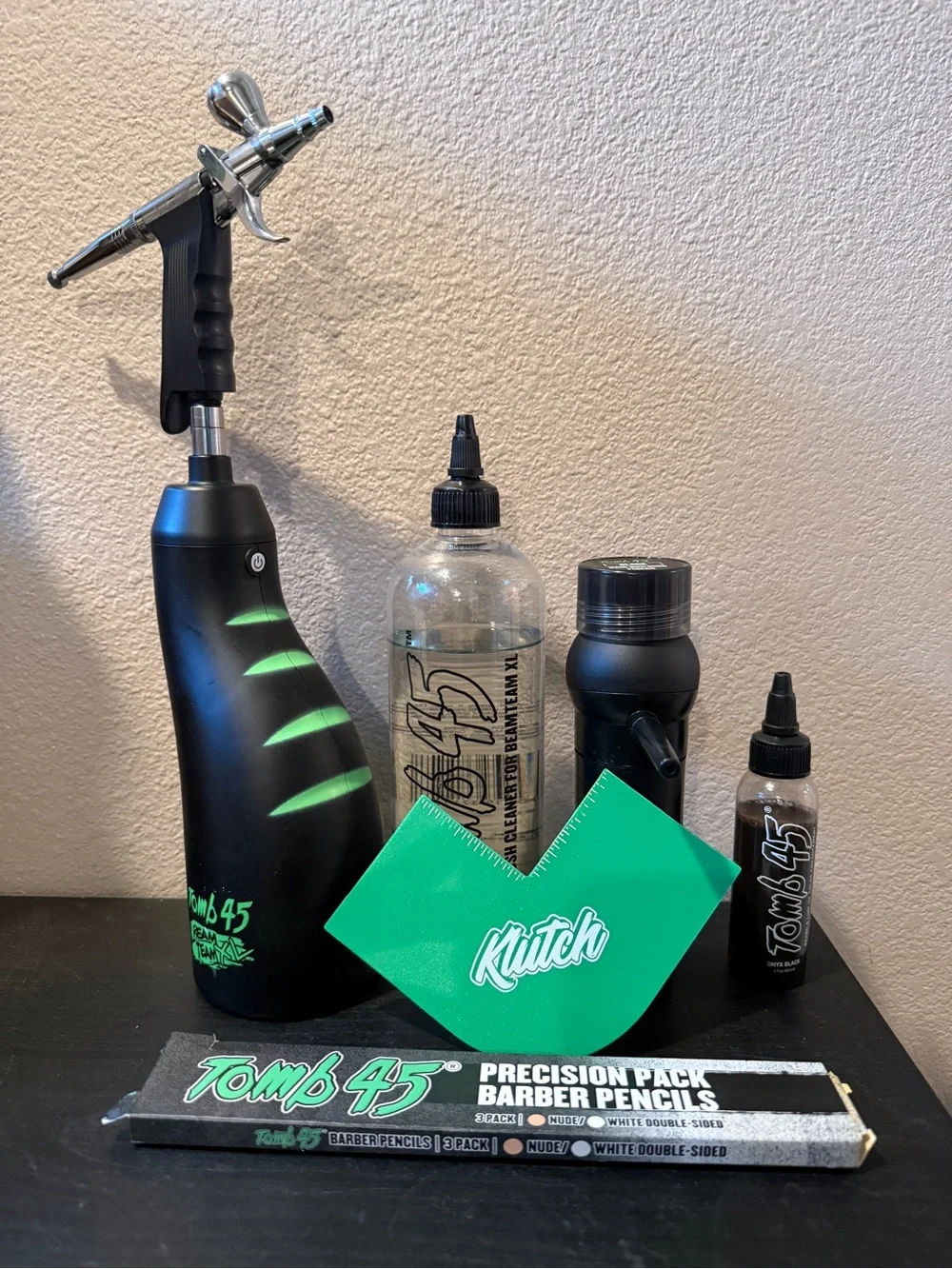 Men’s Grooming Precision Set in Black and Green